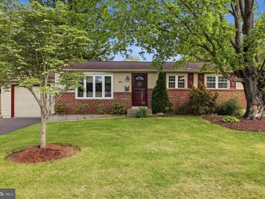 801 VALLEY ROAD, WARMINSTER, PA 18974
