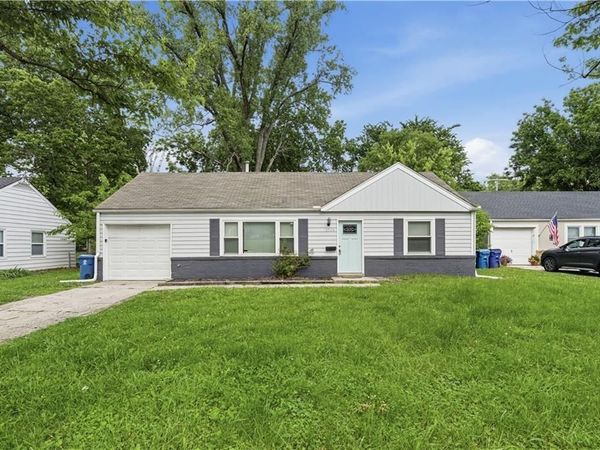 2706 W 79th Street, Prairie Village, KS 66208