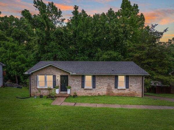 409 Needlewood Dr , Clarksville, TN 37040