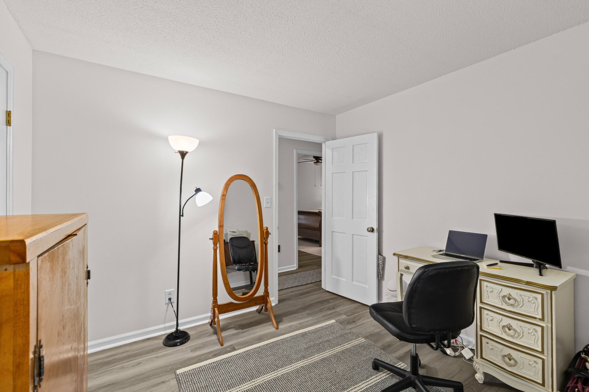 111 Seven Oaks Lane Photo 25