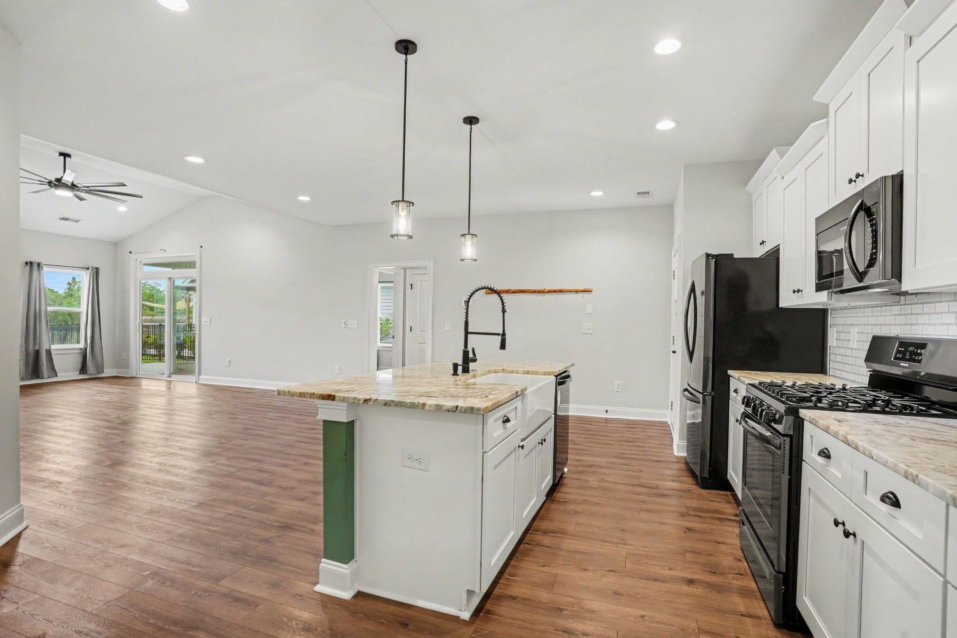663 Belmont Dr. Photo 10