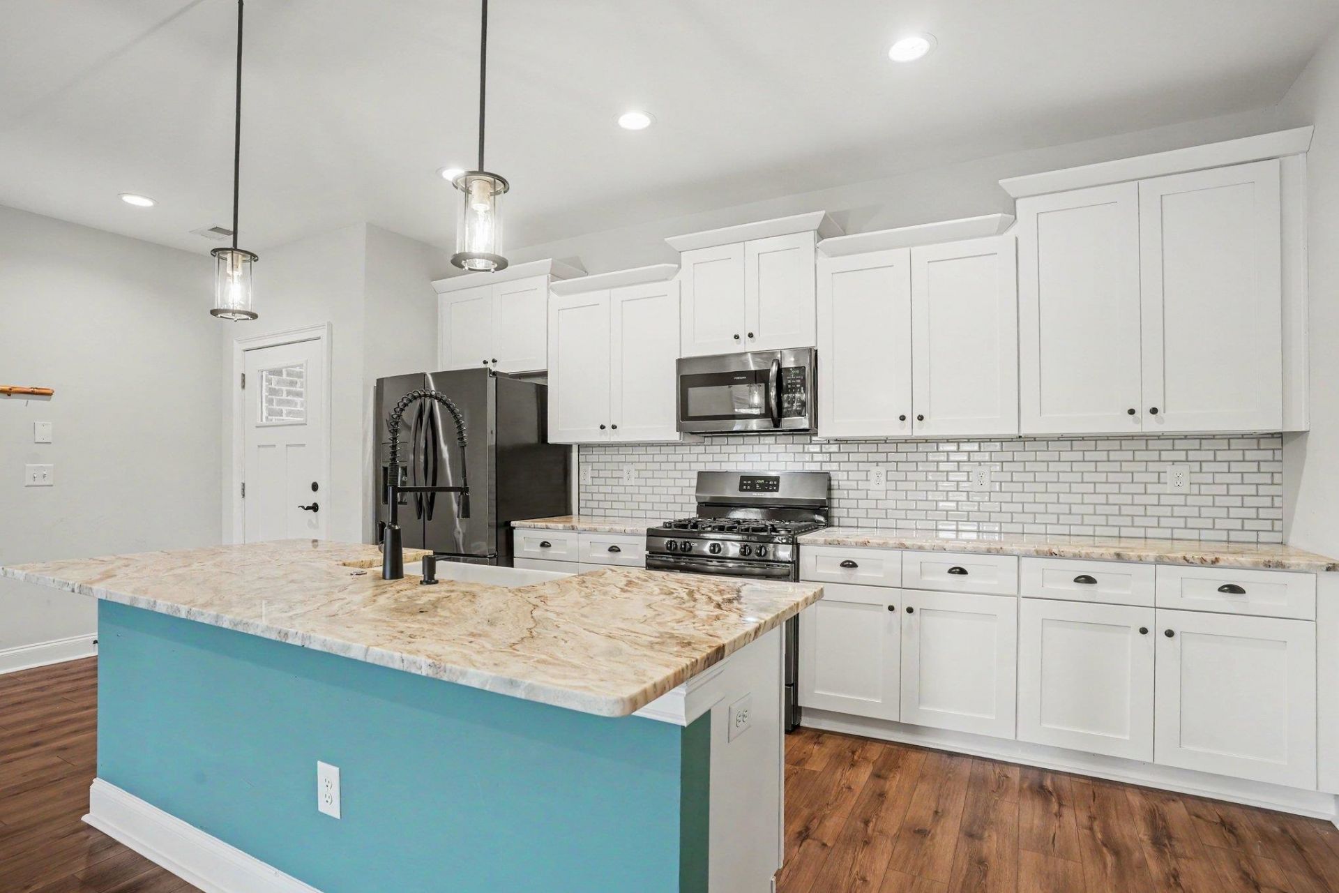 663 Belmont Dr. Photo 11