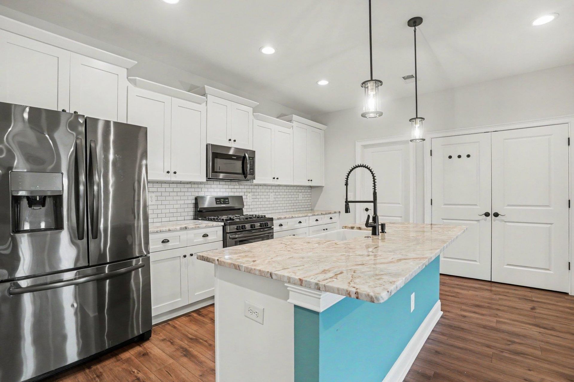 663 Belmont Dr. Photo 12