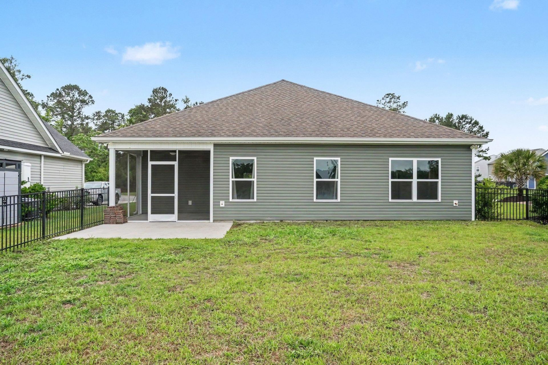 663 Belmont Dr. Photo 28