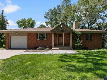 10901 A Street, Lincoln, NE 68520