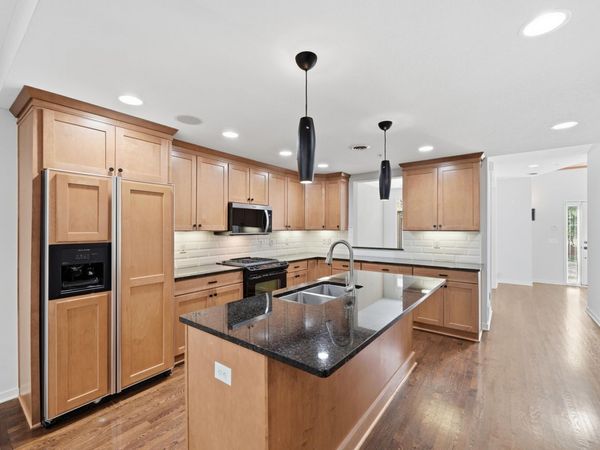 635 Willoughby Way W, Minnetonka, MN 55305