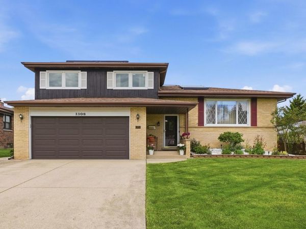 1308 E Thayer Street , Mount Prospect, IL 60056