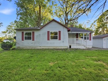 2124 Bernice Avenue, Flint Twp, MI 48532
