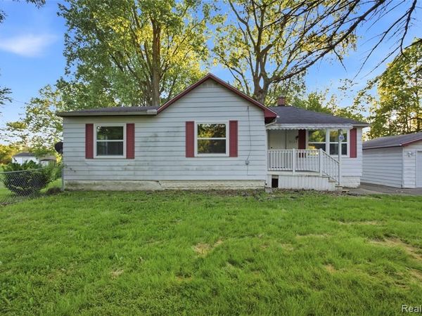 2124 Bernice Avenue, Flint Twp, MI 48532