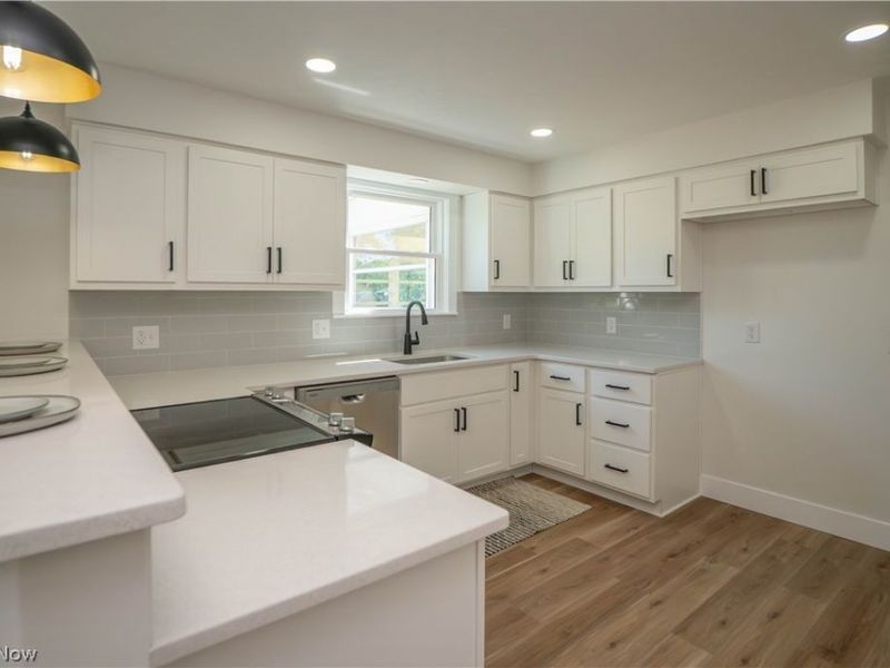 3648 Mulberry Street NW, Uniontown, OH 44685 Photo 10