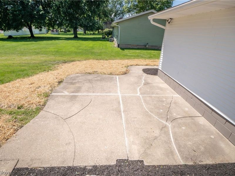 3648 Mulberry Street NW, Uniontown, OH 44685 Photo 38