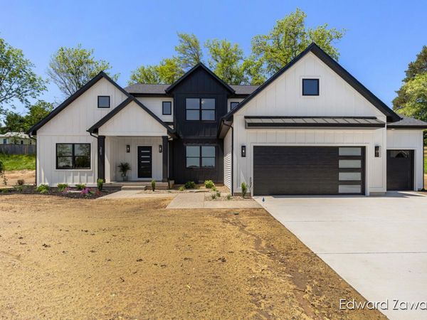 383 Rogue River View Drive NE, Rockford, MI 49341