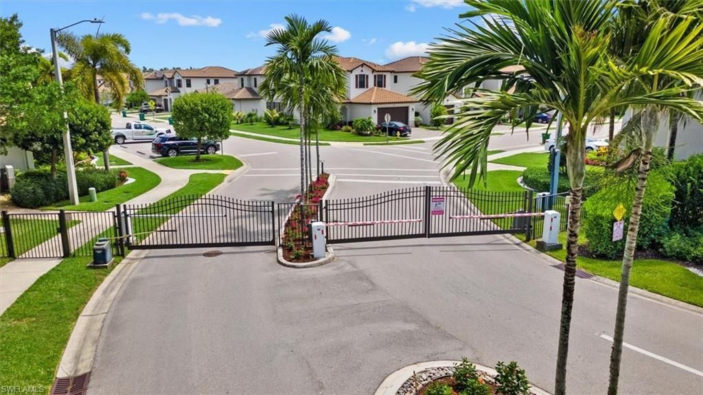 8968 Madrid Cir , Naples, FL 34104 Photo