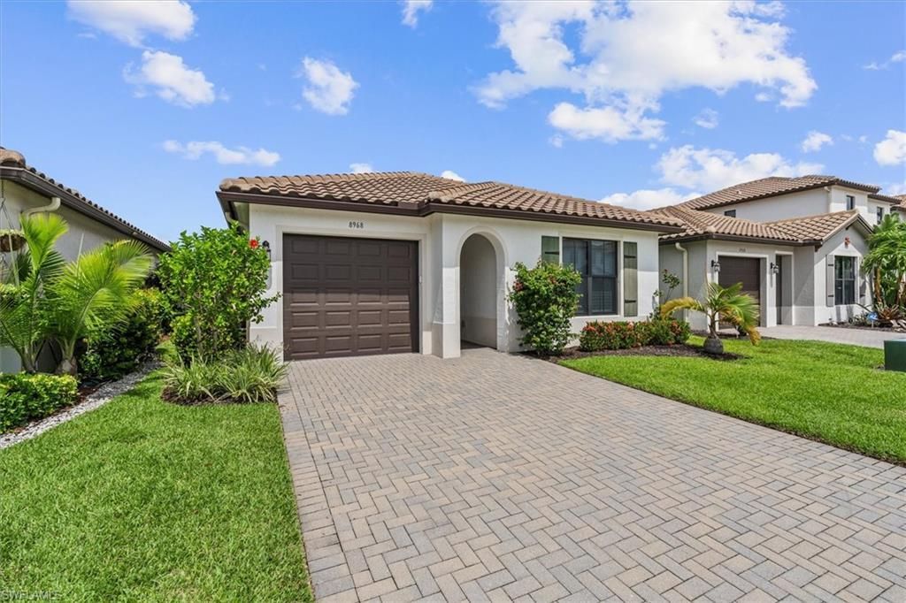 8968 Madrid Cir , Naples, FL 34104 Photo