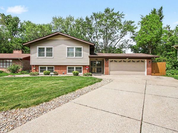 5300 Garfield Street , Merrillville, IN 46410