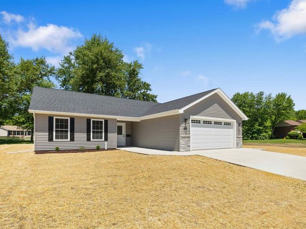 203 S Ivy Lane, Butler, IN 46721