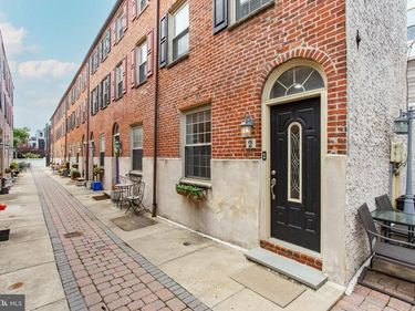 525 R FITZWATER STREET, Unit 2, PHILADELPHIA, PA 19147