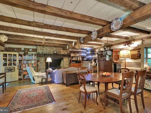 1095 TEXTER MOUNTAIN ROAD, ROBESONIA, PA 19551