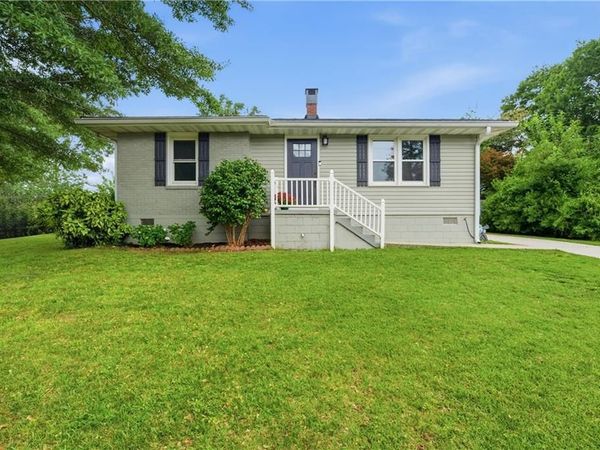 851 Mclinden Avenue SE, Smyrna, GA 30080