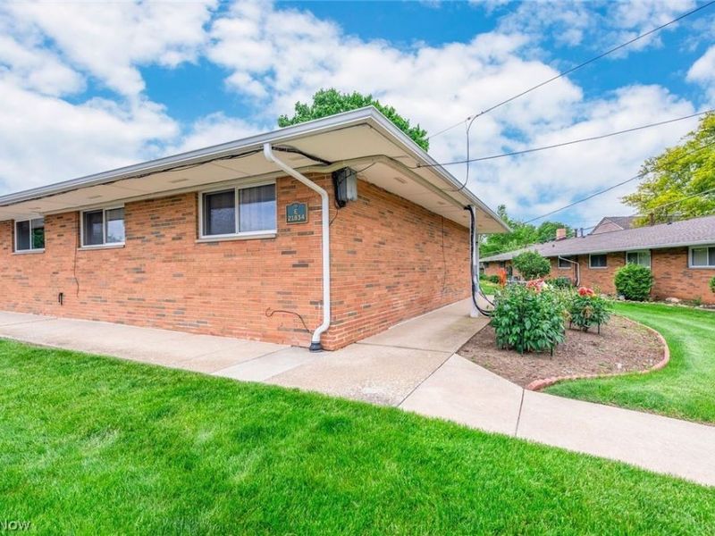 21834 River Oaks Drive , Unit E2, Rocky River, OH 44116 Photo 14