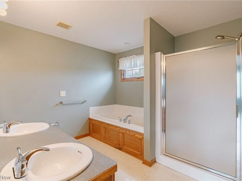 3790 Piperglen Avenue NW, Massillon, OH 44646 Photo 23