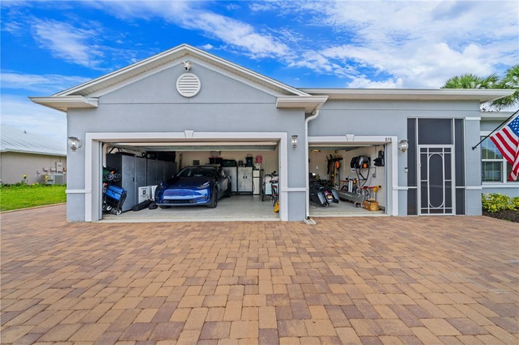 858 George Street, Sebastian, FL 32958 Photo