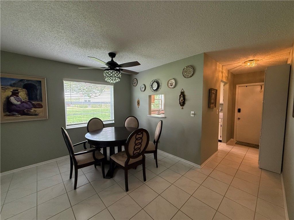 99 Spring Lake Drive, Unit 101, Vero Beach, FL 32962 Photo