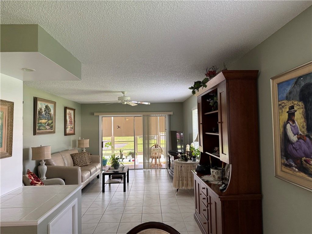 99 Spring Lake Drive, Unit 101, Vero Beach, FL 32962 Photo