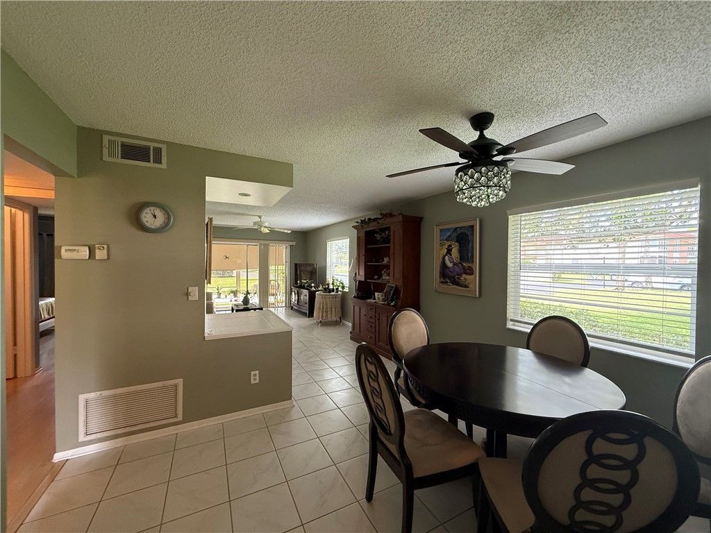 99 Spring Lake Drive, Unit 101, Vero Beach, FL 32962 Photo