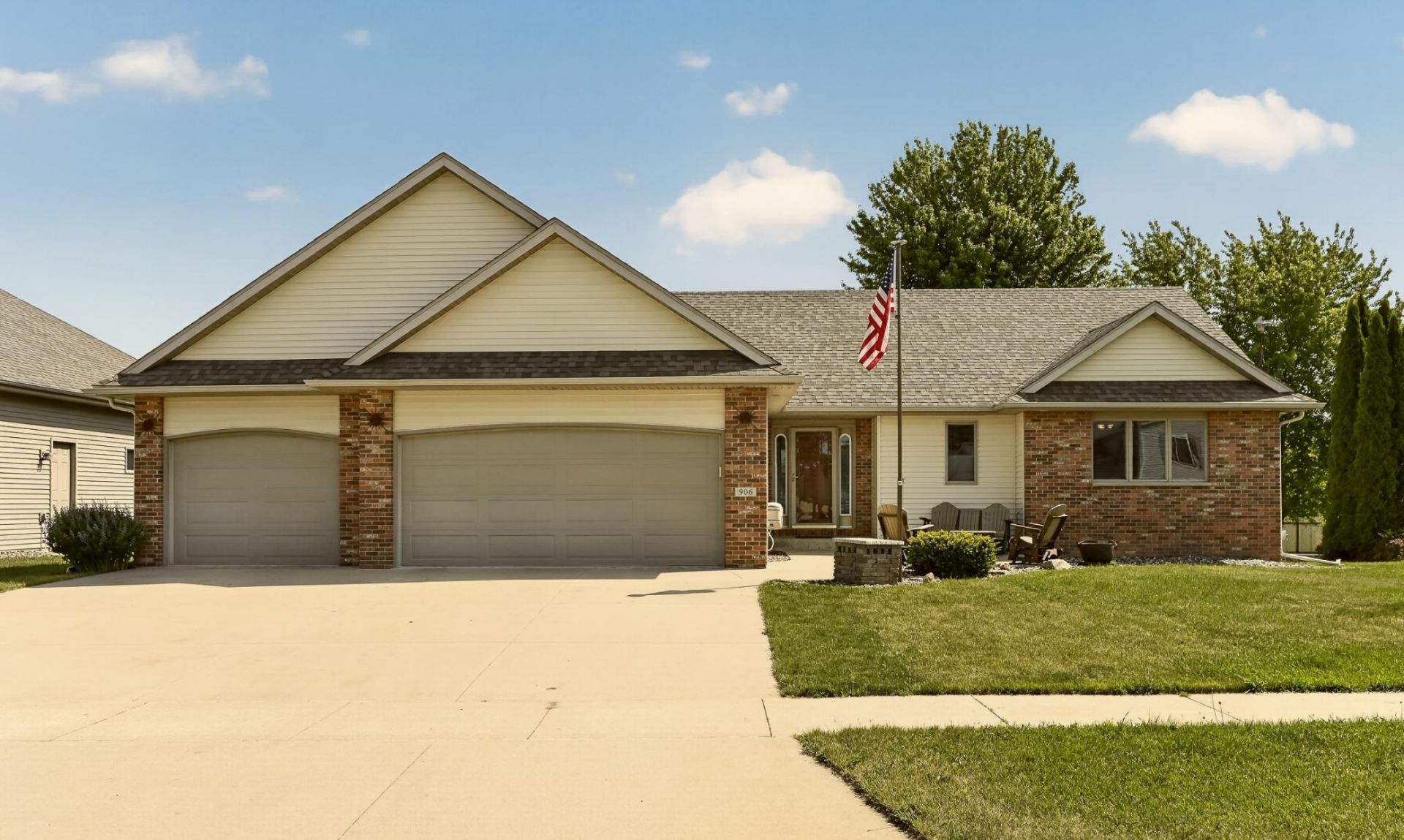 906 Bucknell Boulevard Se, Stewartville, MN 55976 Main Photo