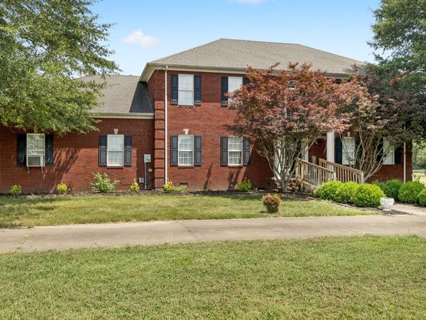 33 Bishop Rd, Lawrenceburg, TN 38464