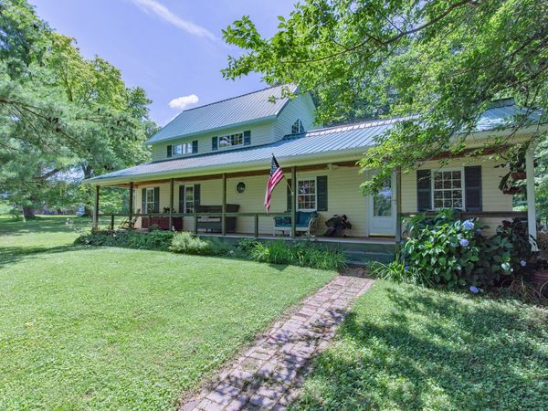 824 Dry Creek Rd , Goodlettsville, TN 37072