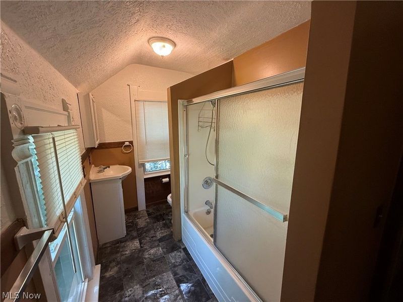 1076 Ackley Street , Akron, OH 44306 Photo 25