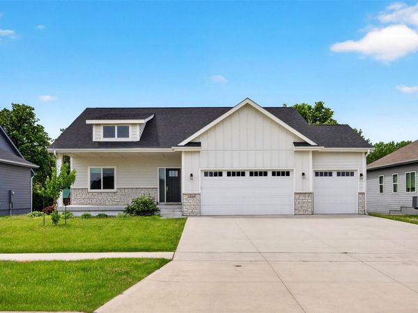 1500 Marina Cove Drive , Polk City, IA 50226