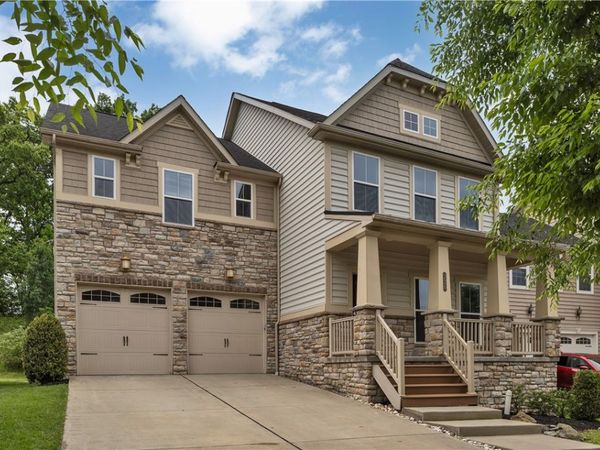 220 Boardwalk Dr, Cranberry Twp, PA 16066