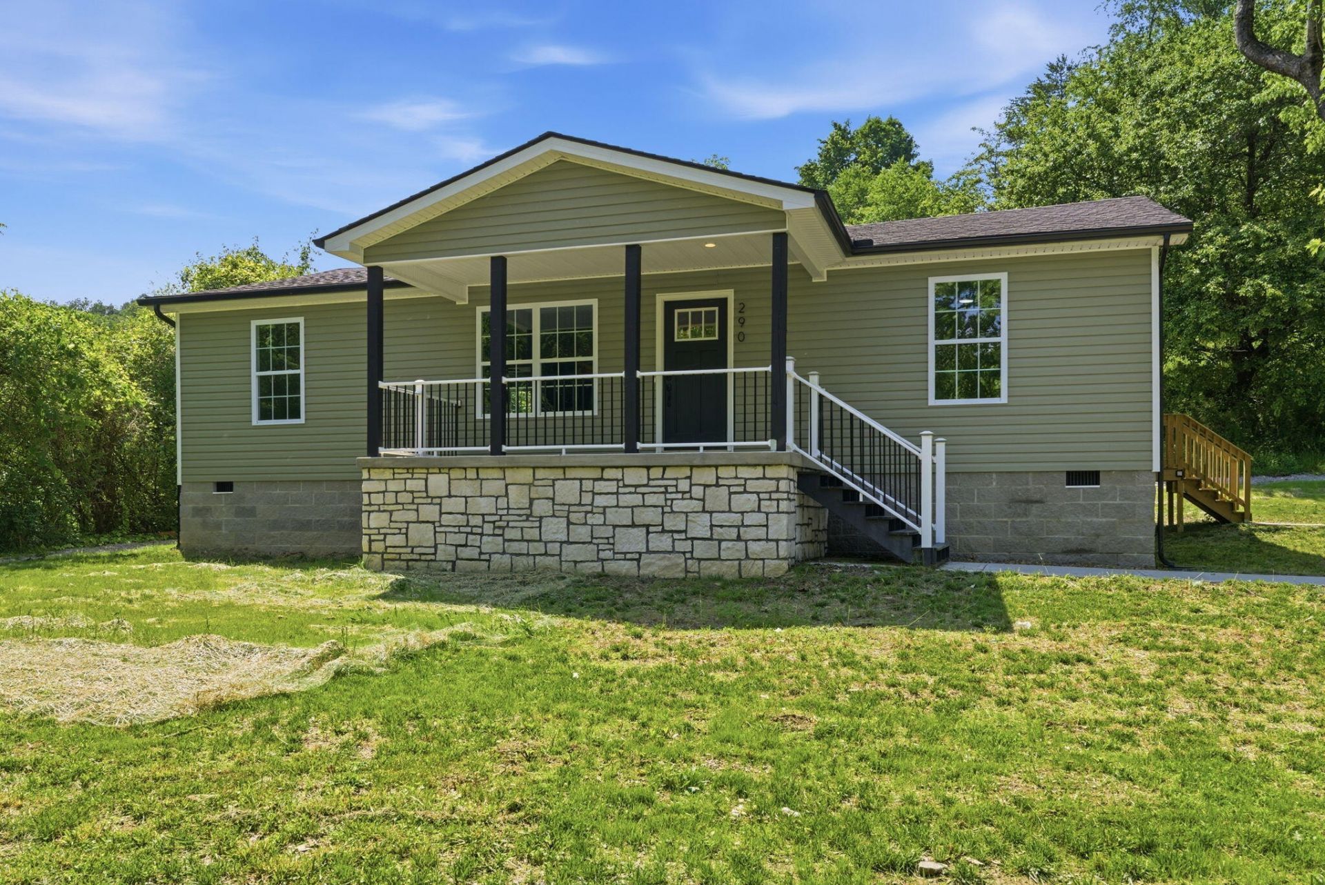 290 Walton Road, Irvine, KY 40336