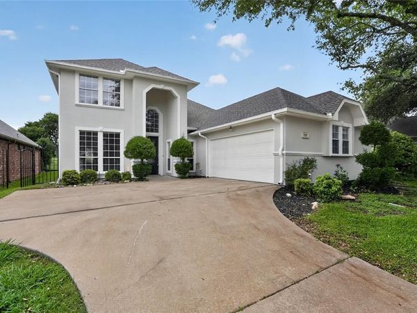 909 Saint Andrews Place, DeSoto, TX 75115