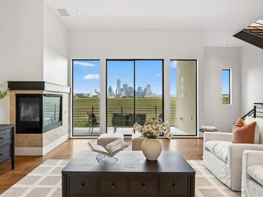 433 Trinity River Circle, Dallas, TX 75203