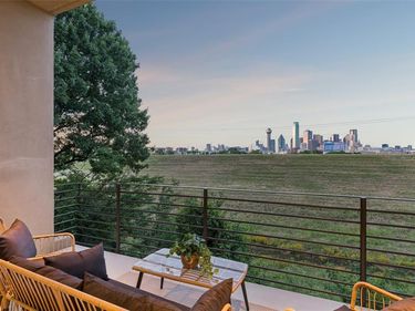 433 Trinity River Circle, Dallas, TX 75203
