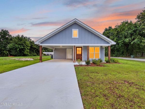 814 W 7th Street, Hattiesburg, MS 39401