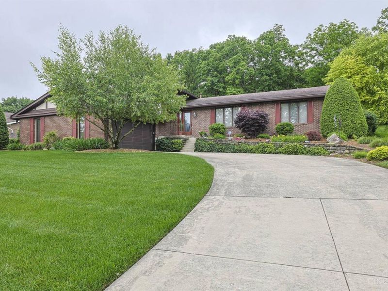 19 Lora Lane, Hamilton, OH 45013 Photo 2