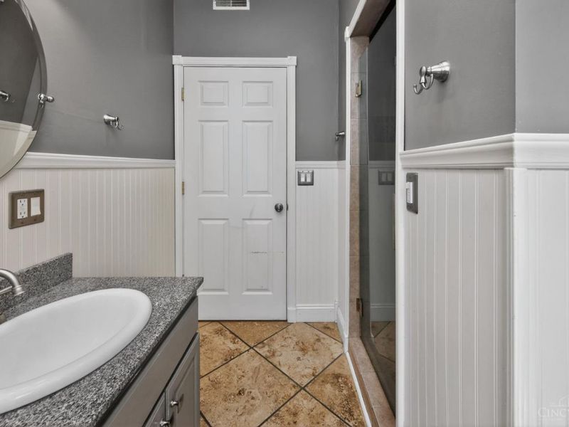 27 Kessler Place, Cincinnati, OH 45217 Photo 24
