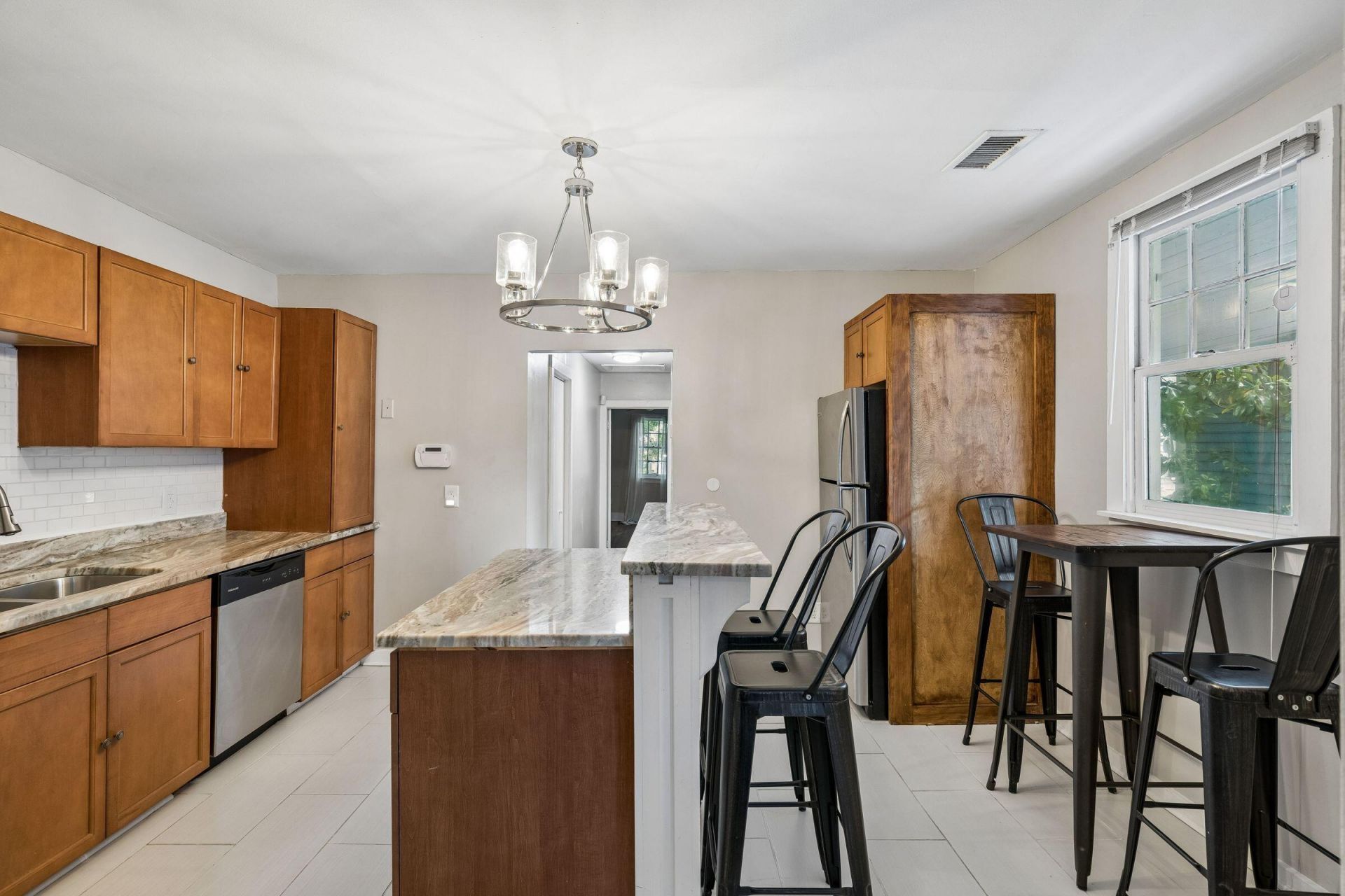 20 Amherst Street Photo 13
