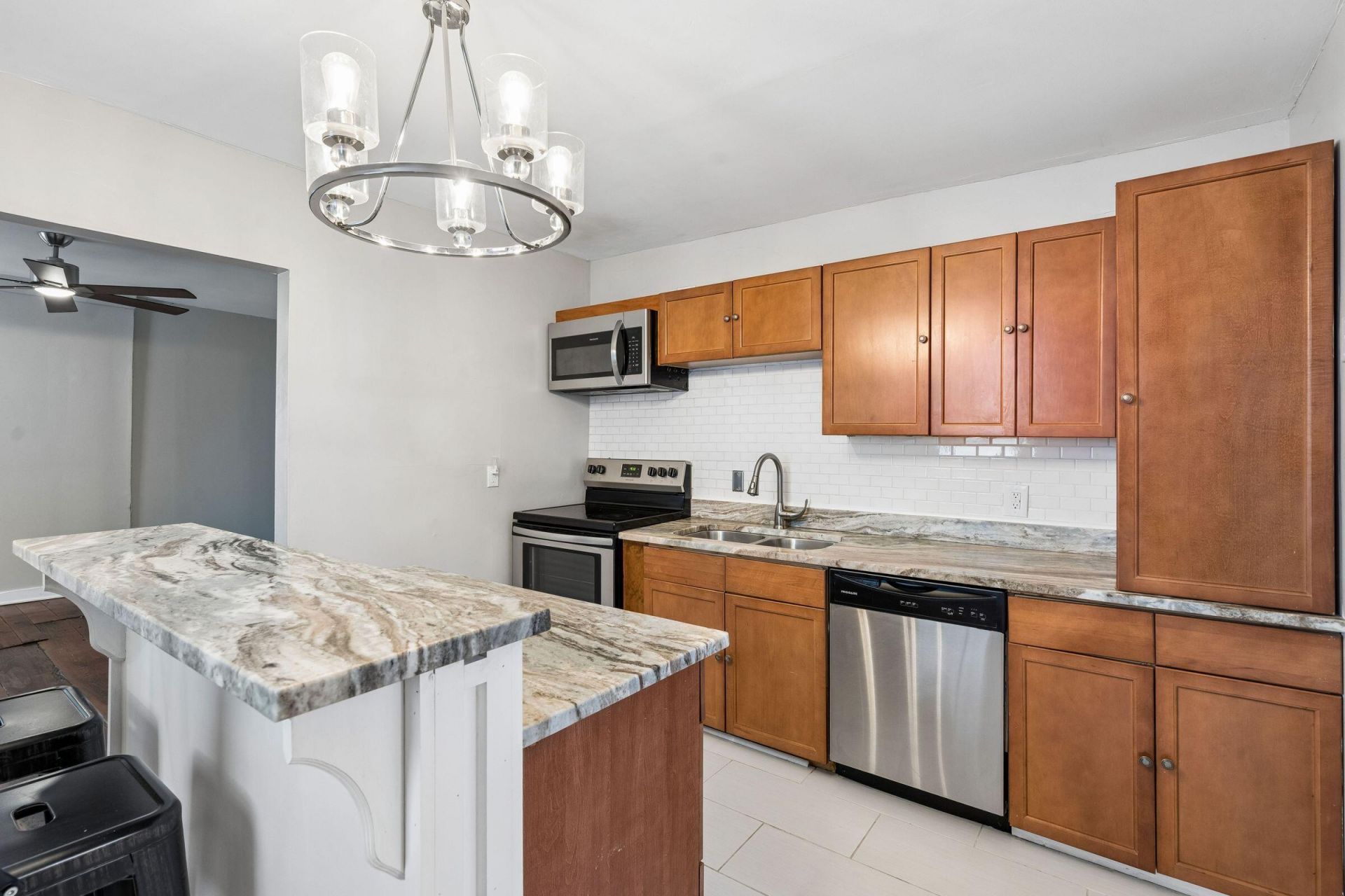 20 Amherst Street Photo 16