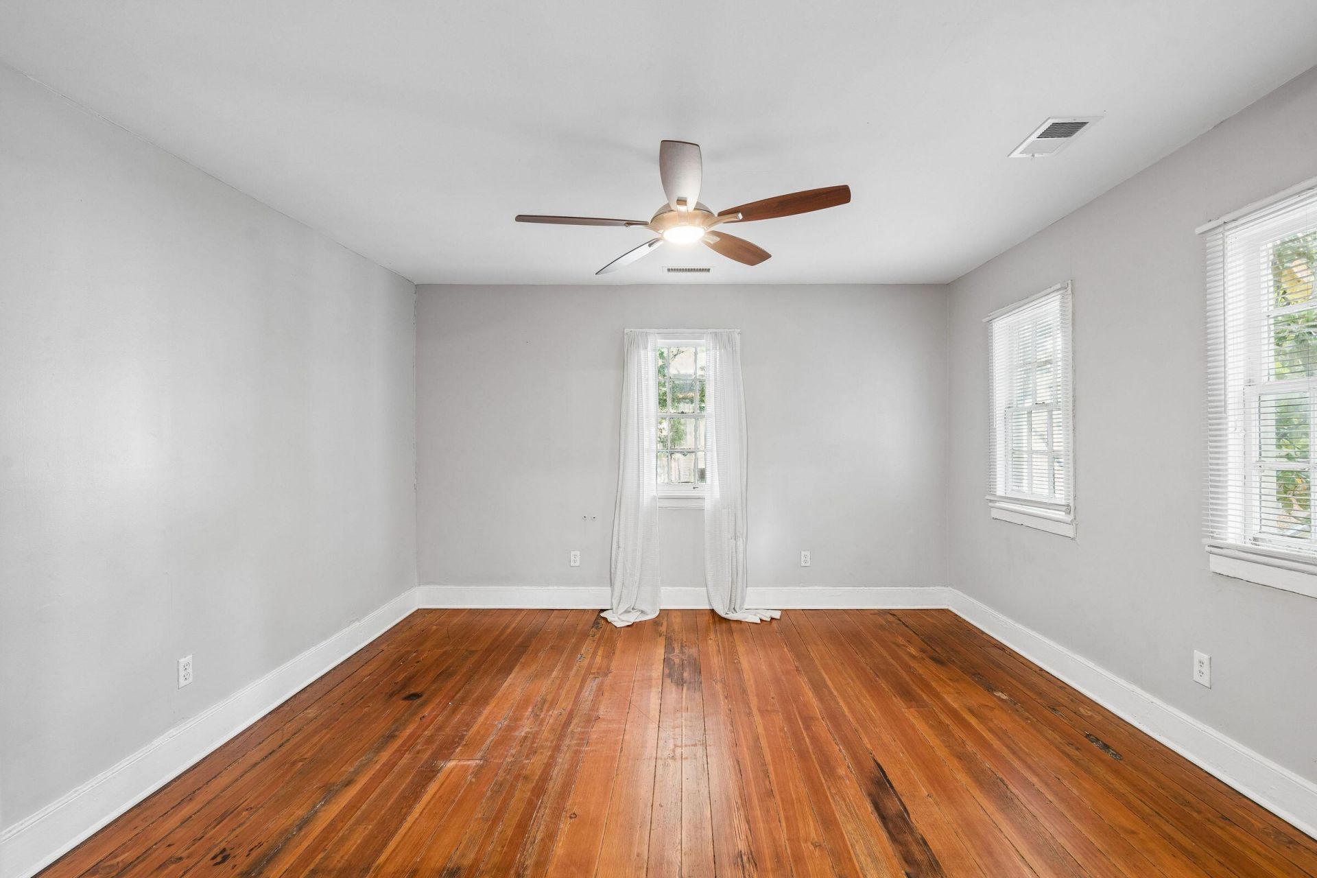 20 Amherst Street Photo 24