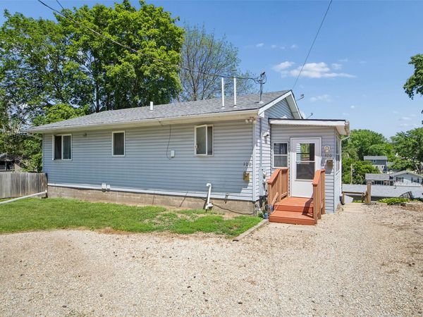 320 E Hughes Avenue, Des Moines, IA 50315