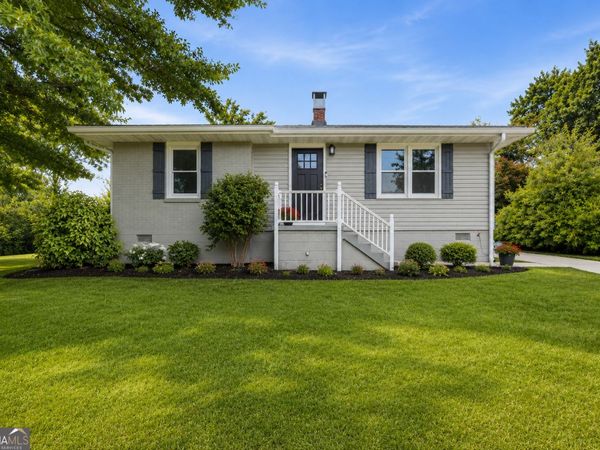 851 Mclinden Avenue SE, Smyrna, GA 30080