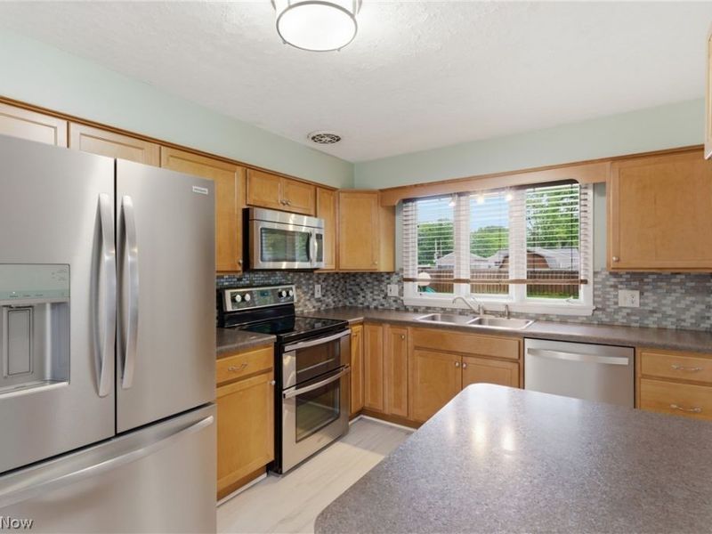 537 Randall Road , Elyria, OH 44035 Photo 14