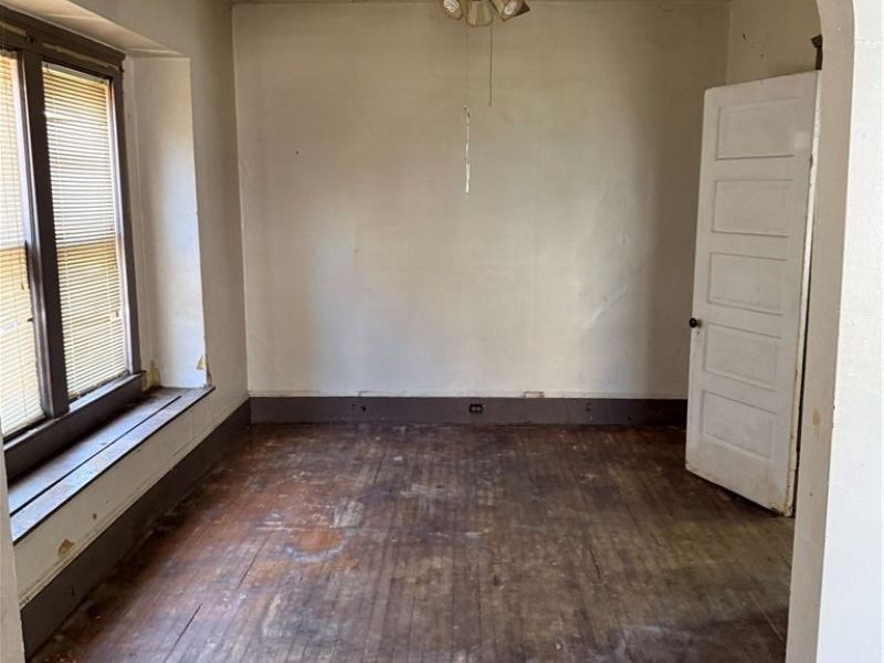 3921 Poe Avenue , Cleveland, OH 44109 Photo 4