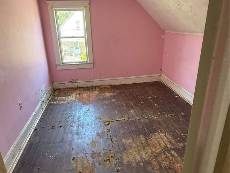 3921 Poe Avenue , Cleveland, OH 44109 Photo 8